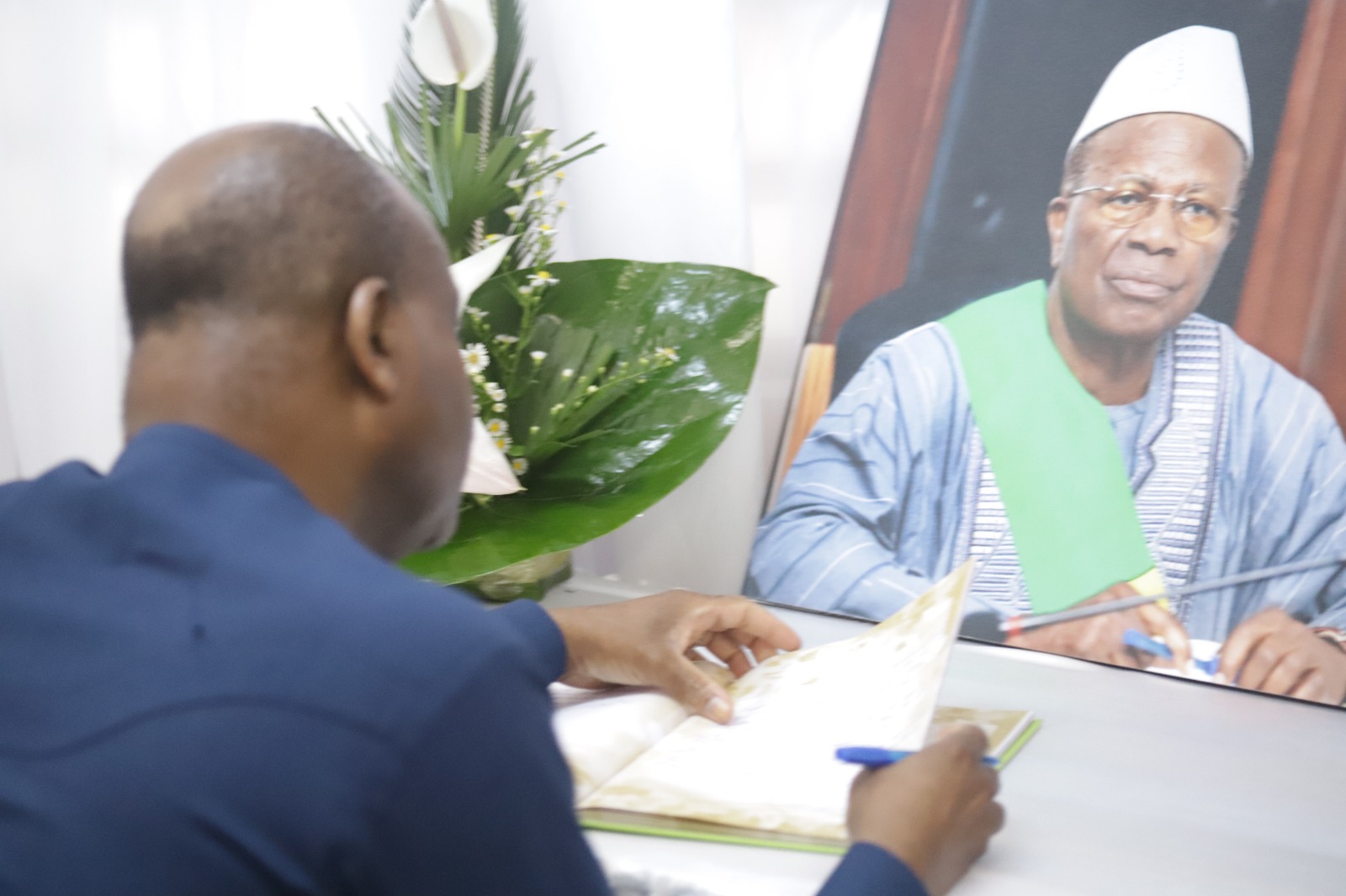 Au Conseil Économique et Social Les adieux du Président Dorothé SOSSA à feu Emmanuel GOLOU