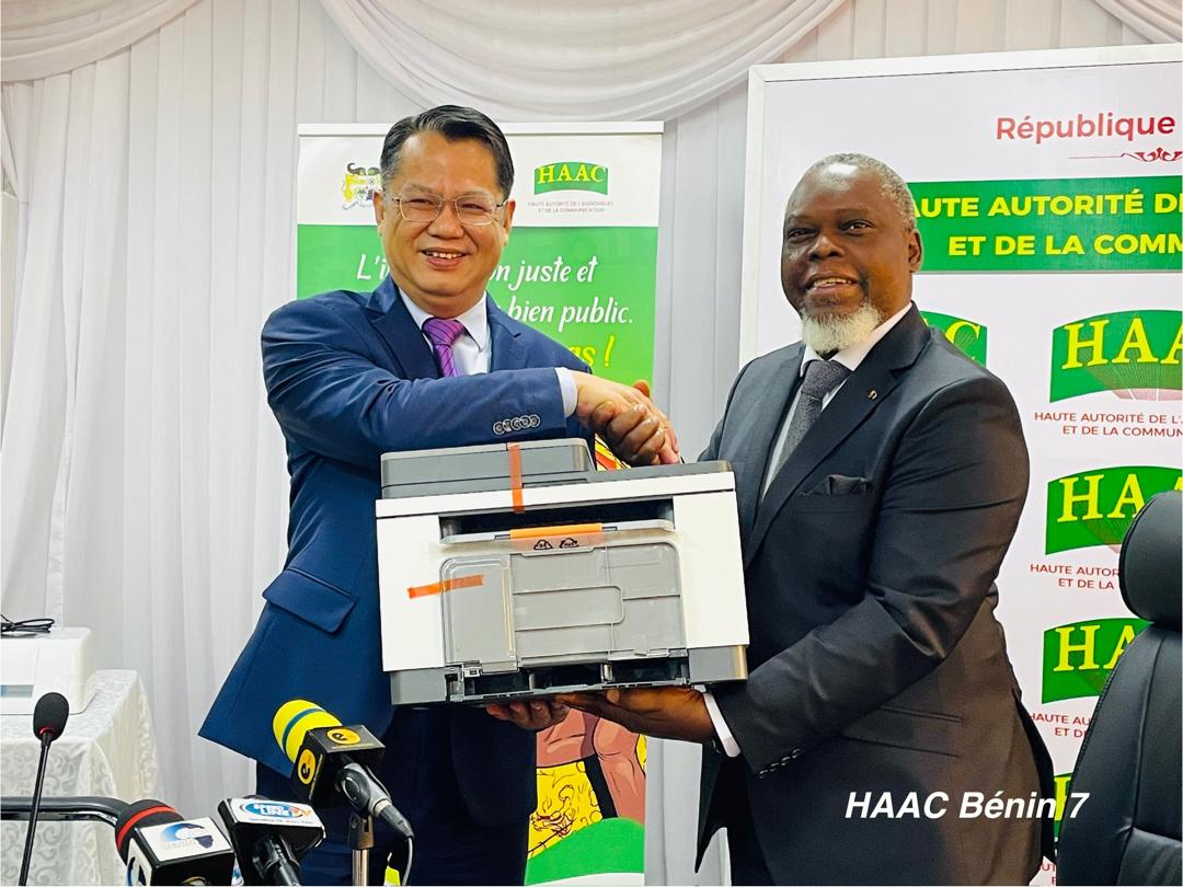 Coopération sino-béninoise dans le secteur des médias : la Chine équipe la HAAC pour renforcer la régulation et la modernisation numérique